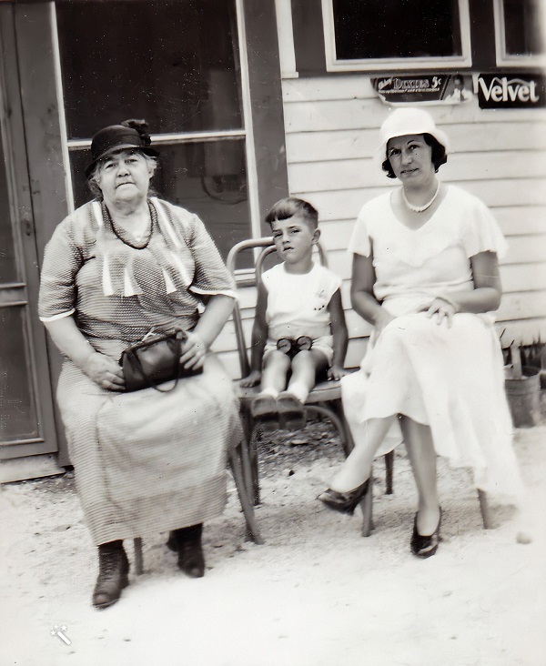 Mary Ellen McCarthy Murphy, Bill Murphy and Frances Dyszkiewicz Murphy