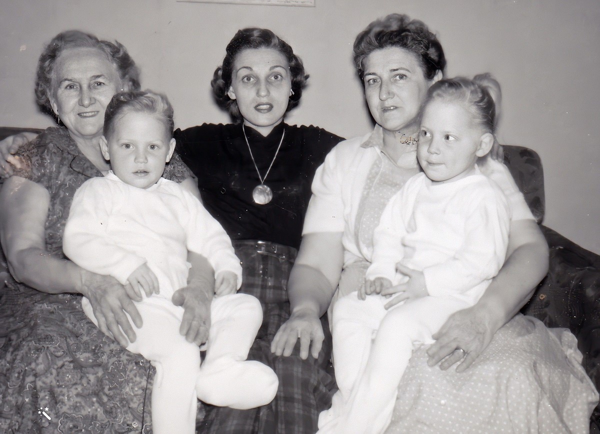 Anna, Jackie, and Margaret, with Lee & Lynn
