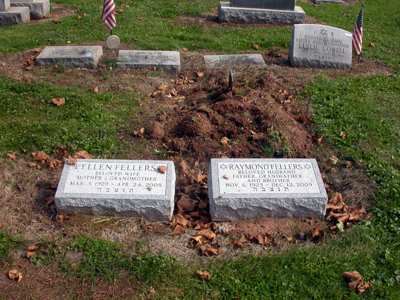 The Mount Lebanon Cemetery Grave markers of Ellen and Raymond Fellers
