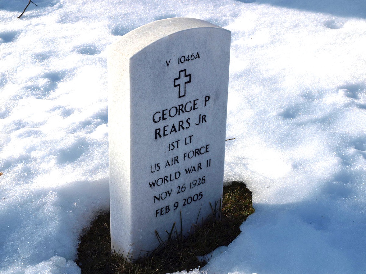 The Beverly National Cemetery headstone of George P. Rears, Jr.