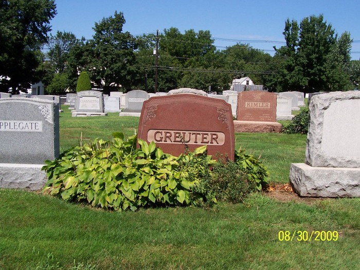 The Hollywood Memorial Park Cemetery headstone of Henry and Hilda Greuter